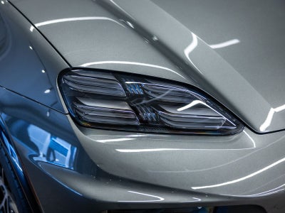 2025 Porsche Macan Macan Turbo Electric