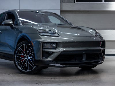 2025 Porsche Macan Macan Turbo Electric
