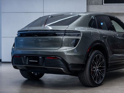 2025 Porsche Macan Macan Turbo Electric