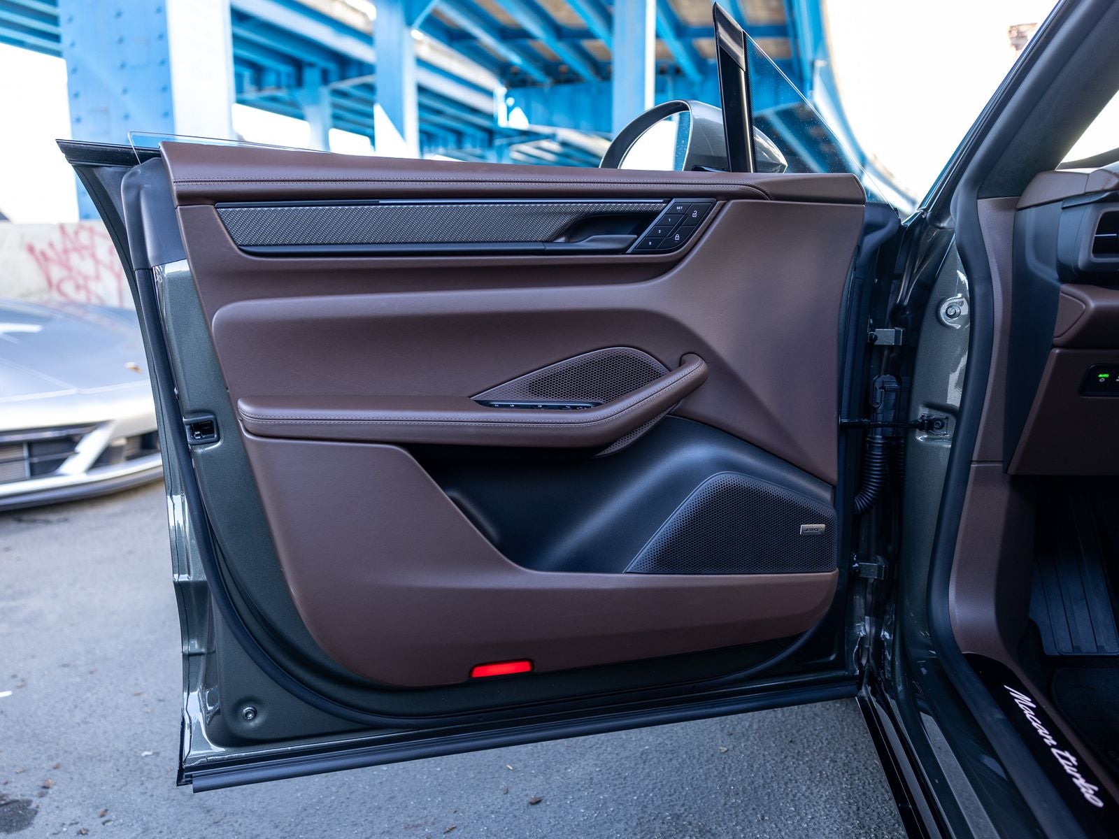 2025 Porsche Macan Macan Turbo Electric