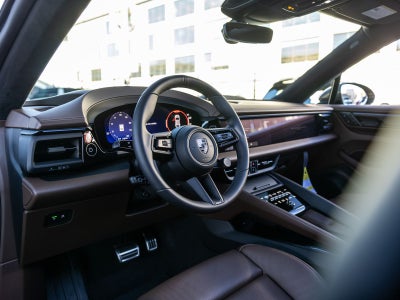 2025 Porsche Macan Macan Turbo Electric