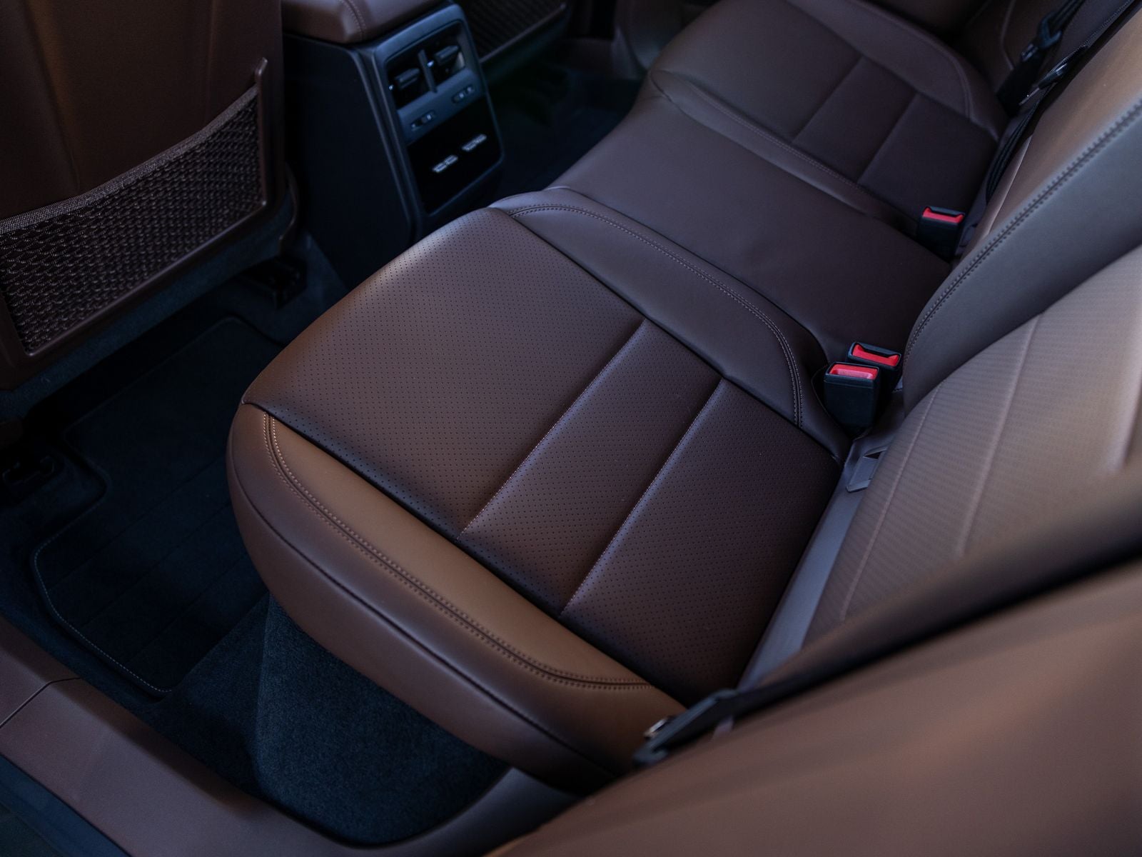 2025 Porsche Macan Macan Turbo Electric