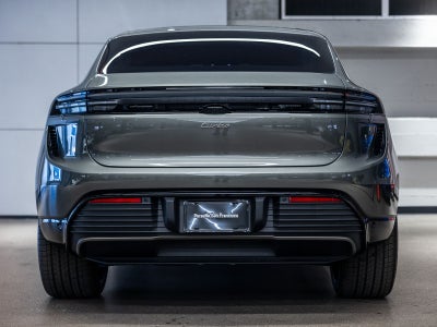 2025 Porsche Macan Macan Turbo Electric