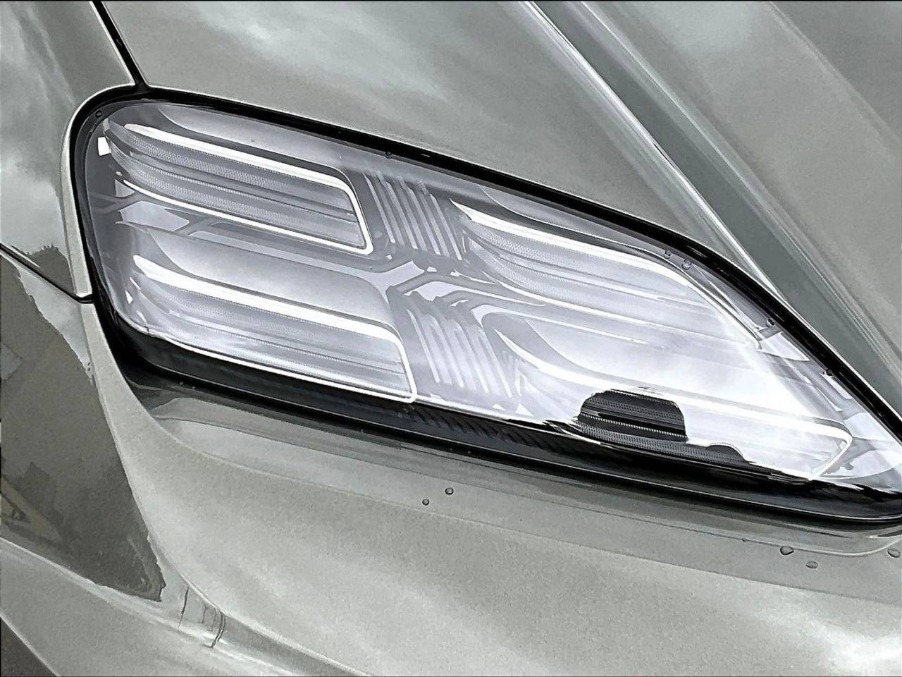 2025 Porsche Macan Macan Turbo Electric