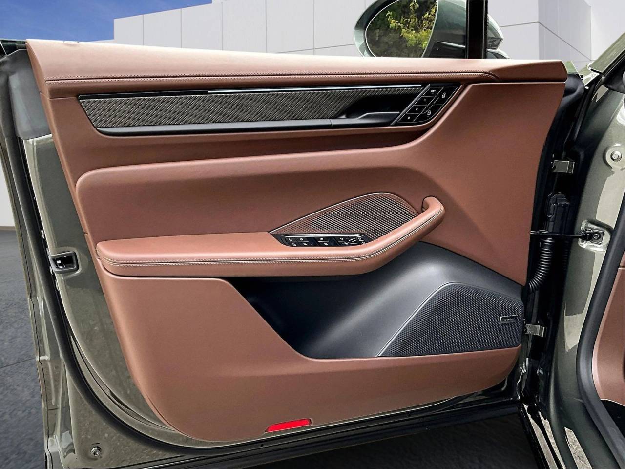 2025 Porsche Macan Macan Turbo Electric