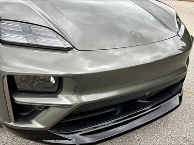 2025 Porsche Macan Macan Turbo Electric