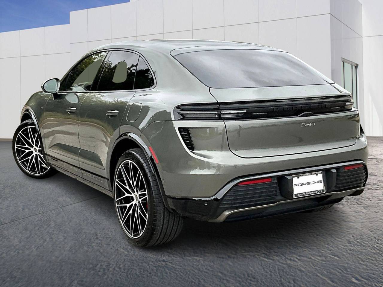 2025 Porsche Macan Macan Turbo Electric