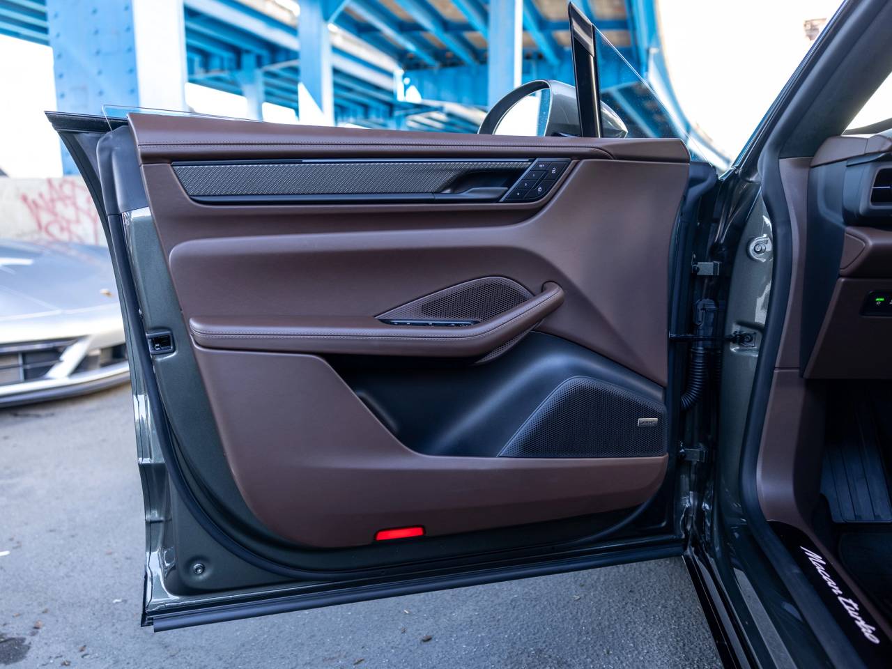 2025 Porsche Macan Macan Turbo Electric