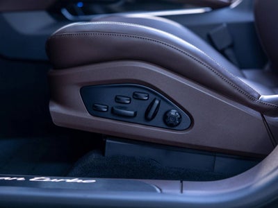 2025 Porsche Macan Macan Turbo Electric