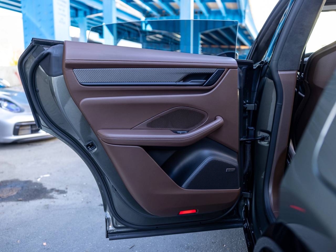 2025 Porsche Macan Macan Turbo Electric