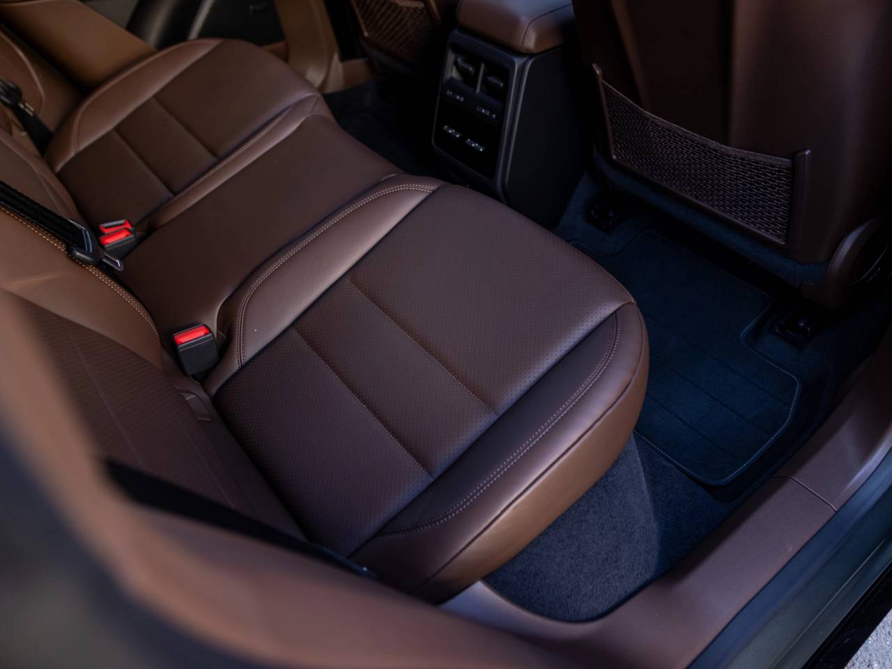 2025 Porsche Macan Macan Turbo Electric