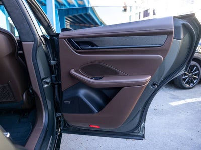 2025 Porsche Macan Macan Turbo Electric