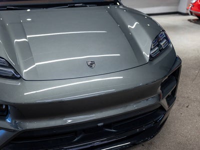 2025 Porsche Macan Macan Turbo Electric