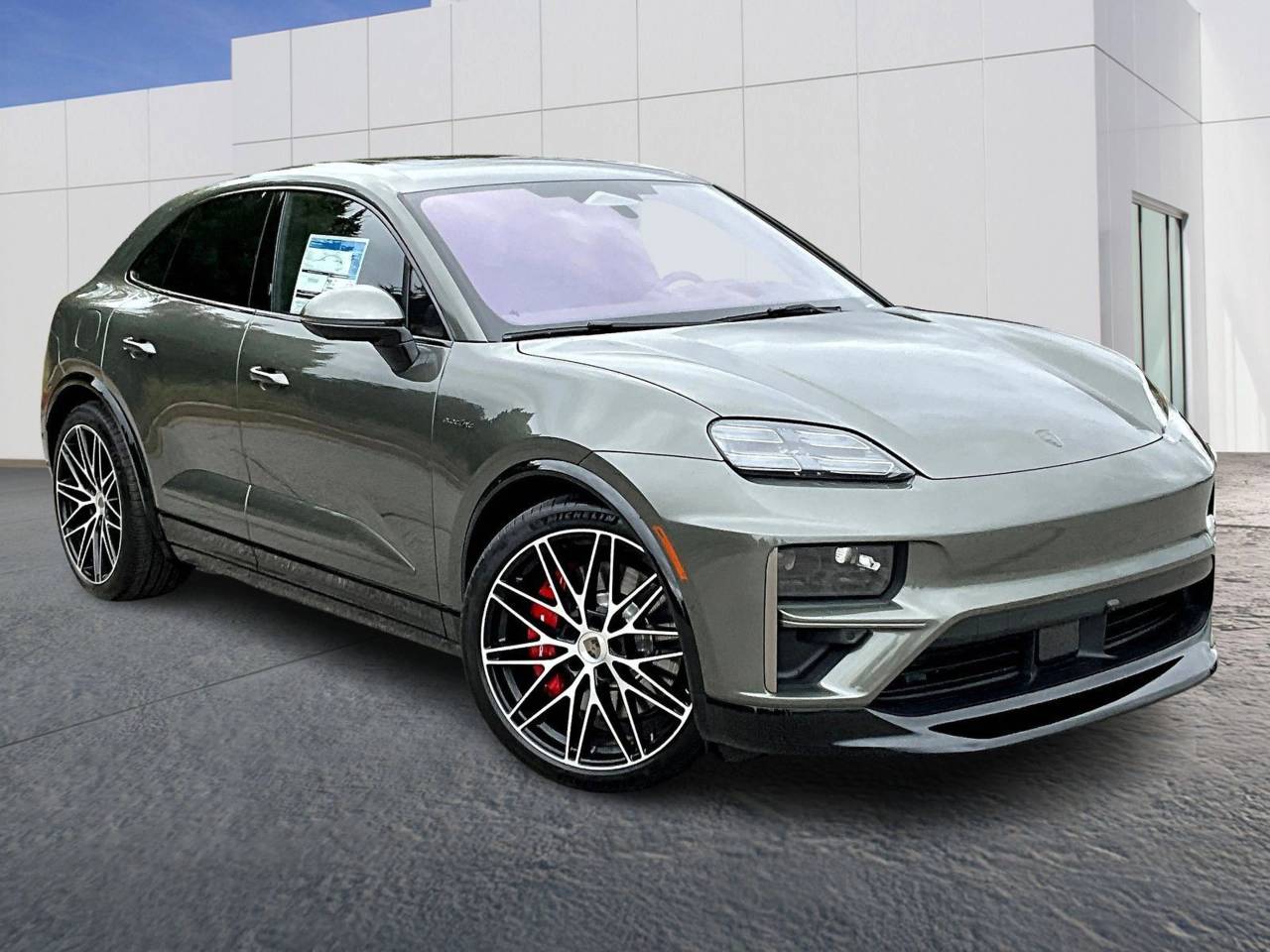 2025 Porsche Macan Macan Turbo Electric