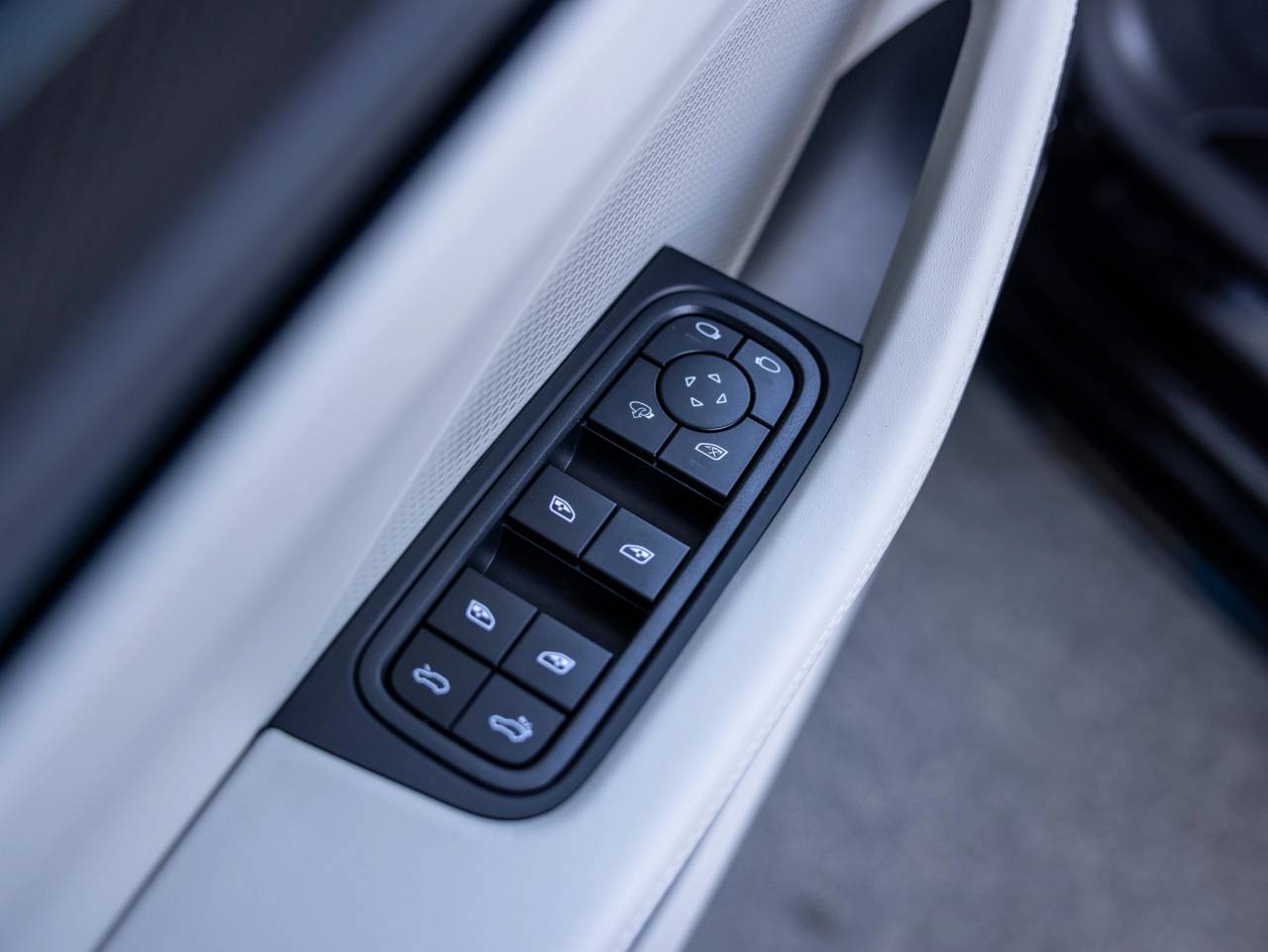 2026 Porsche Macan Turbo Electric