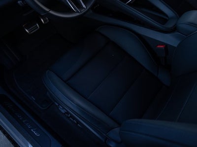 2025 Porsche Macan Macan Turbo Electric