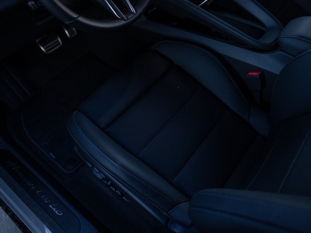 2025 Porsche Macan Macan Turbo Electric