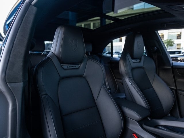 2025 Porsche Macan Macan Turbo Electric