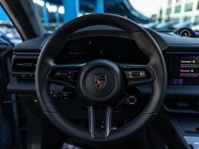 2025 Porsche Macan Macan Turbo Electric