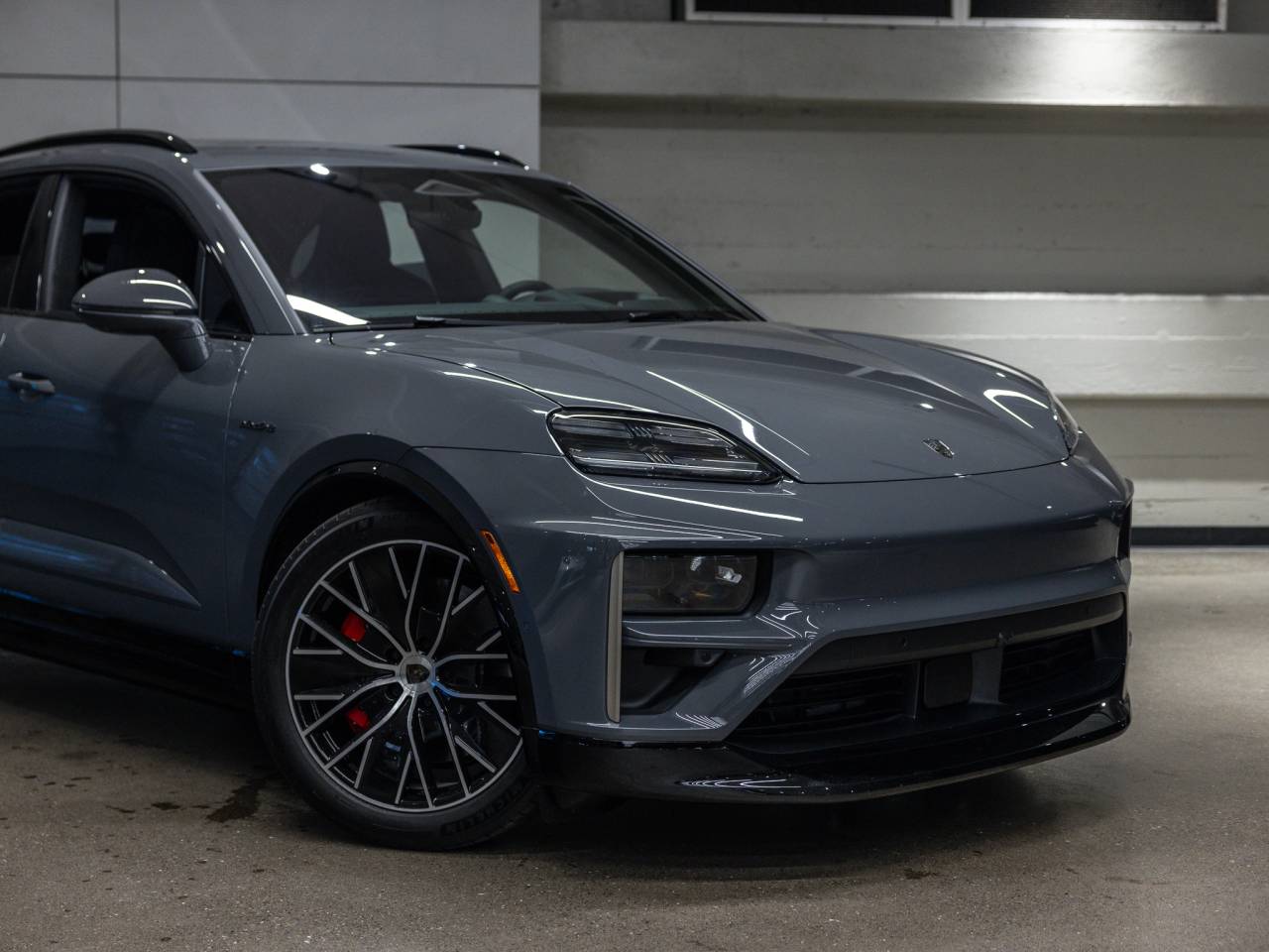 2025 Porsche Macan Macan Turbo Electric