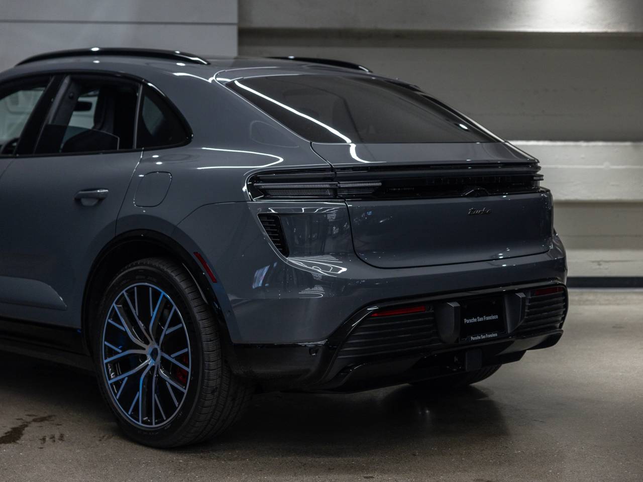 2025 Porsche Macan Macan Turbo Electric