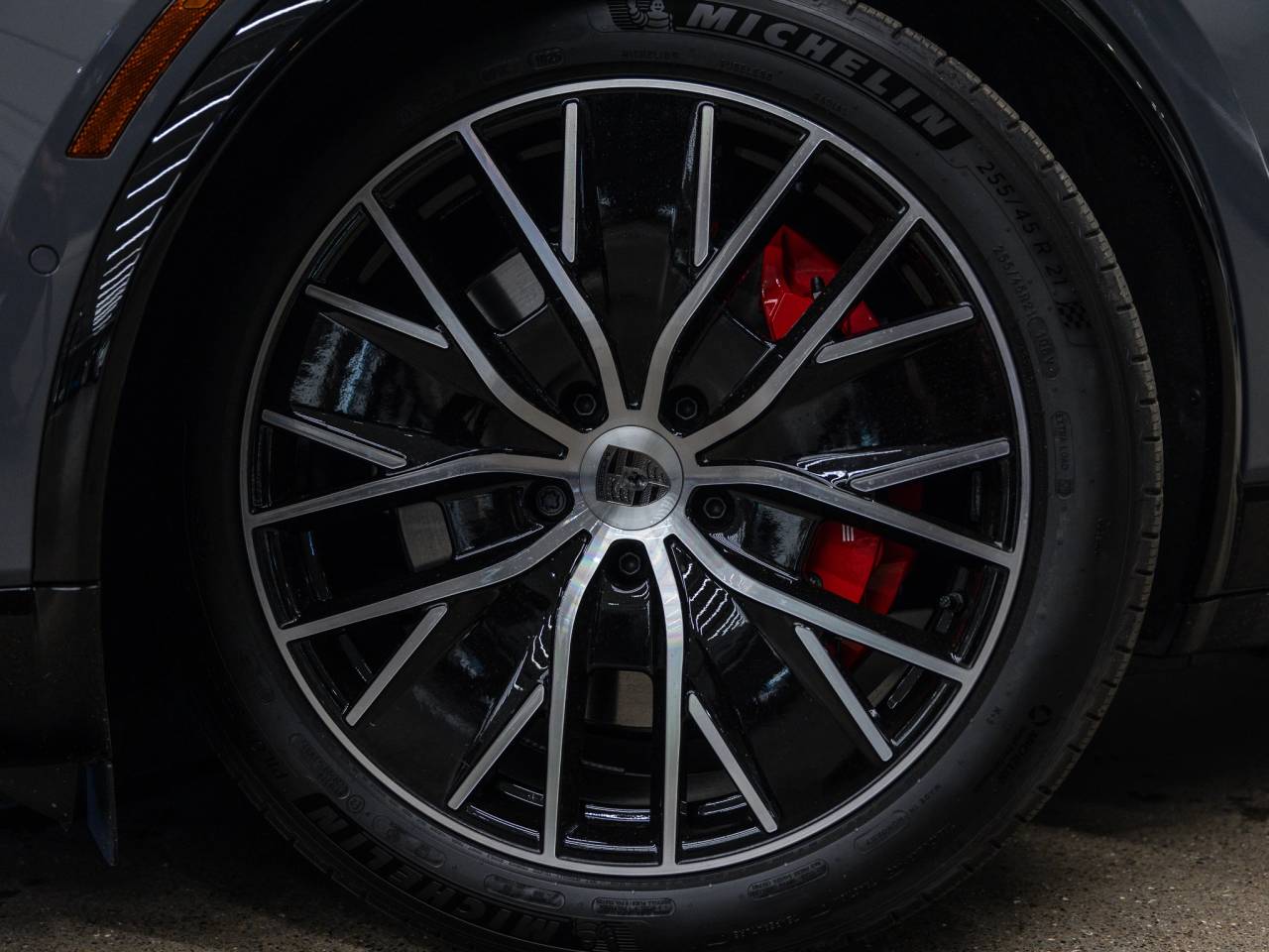 2025 Porsche Macan Macan Turbo Electric