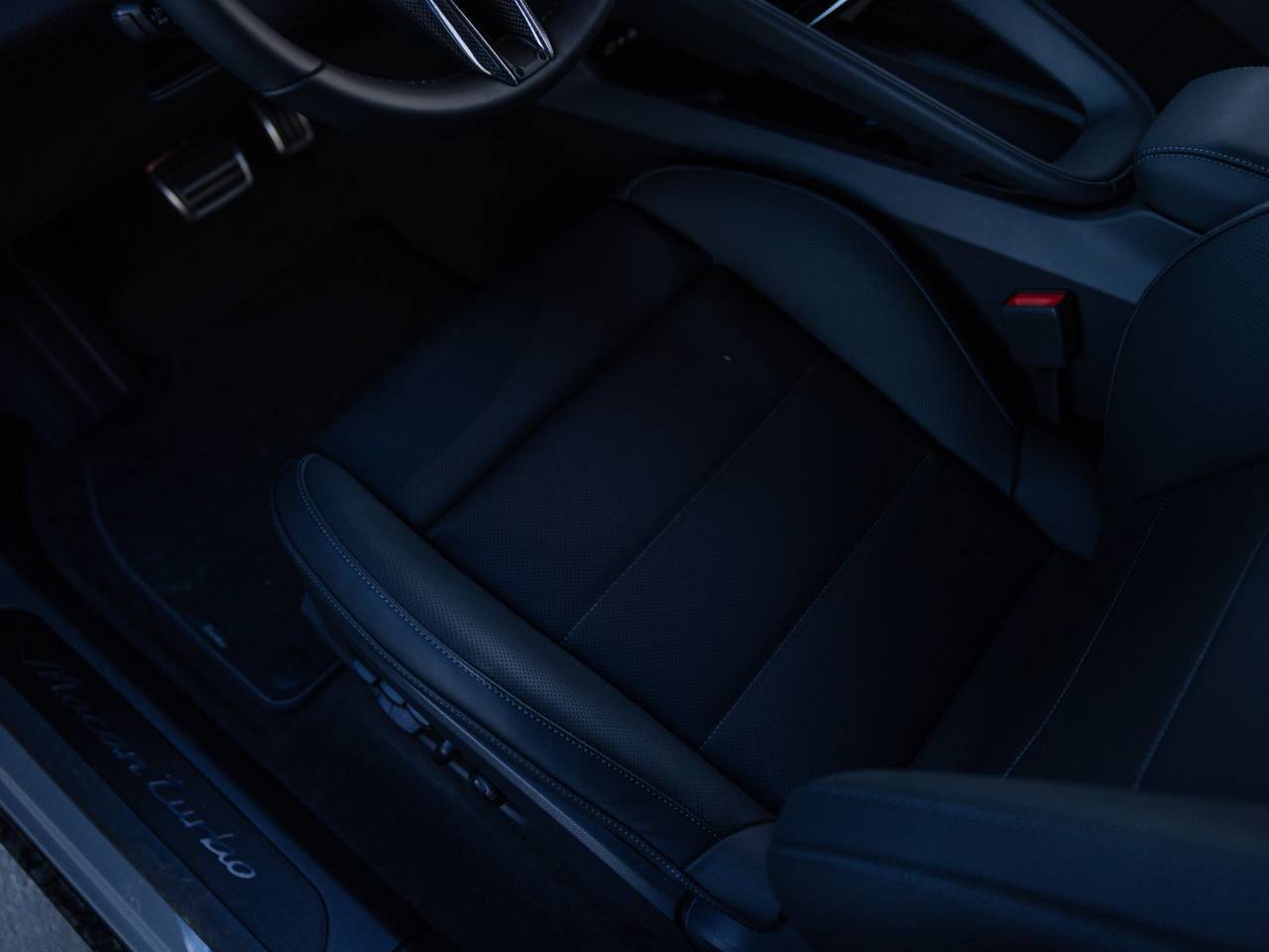 2025 Porsche Macan Macan Turbo Electric