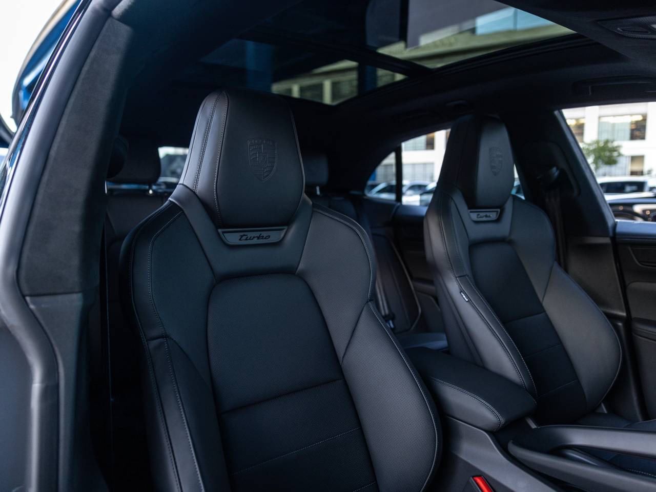 2025 Porsche Macan Macan Turbo Electric