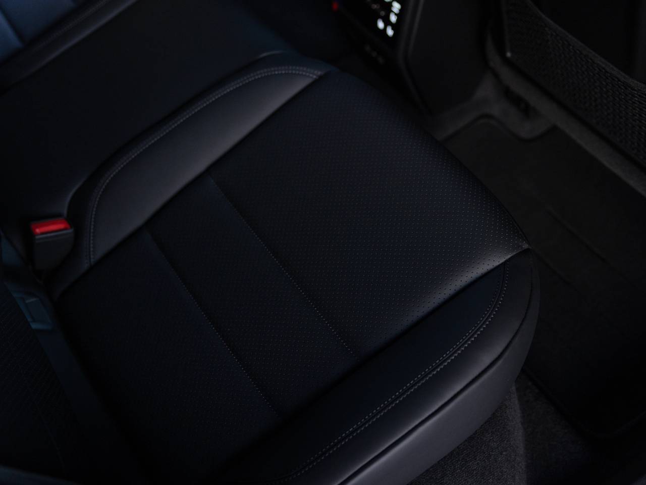 2025 Porsche Macan Macan Turbo Electric