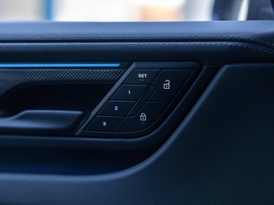 2025 Porsche Macan Macan Turbo Electric