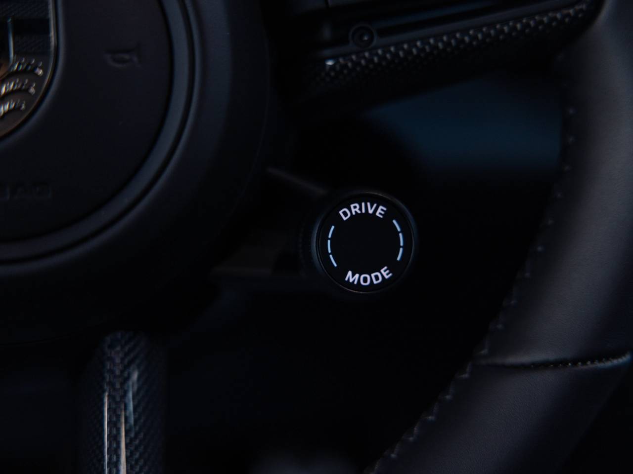 2025 Porsche Macan Macan Turbo Electric