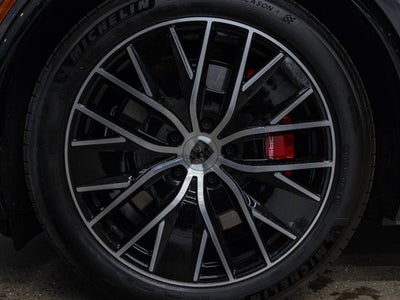 2025 Porsche Macan Macan Turbo Electric