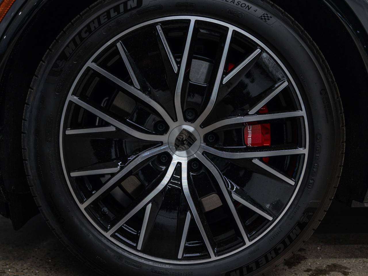 2025 Porsche Macan Macan Turbo Electric