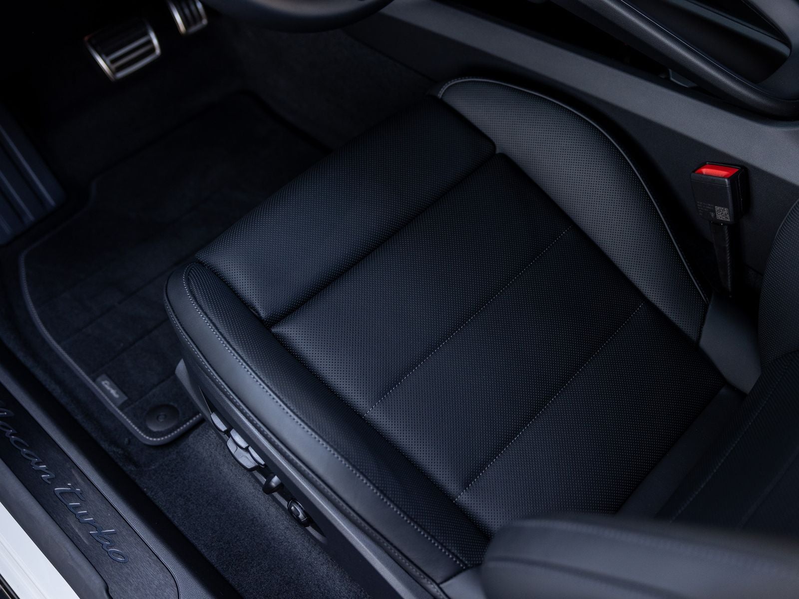 2026 Porsche Macan Macan Turbo Electric