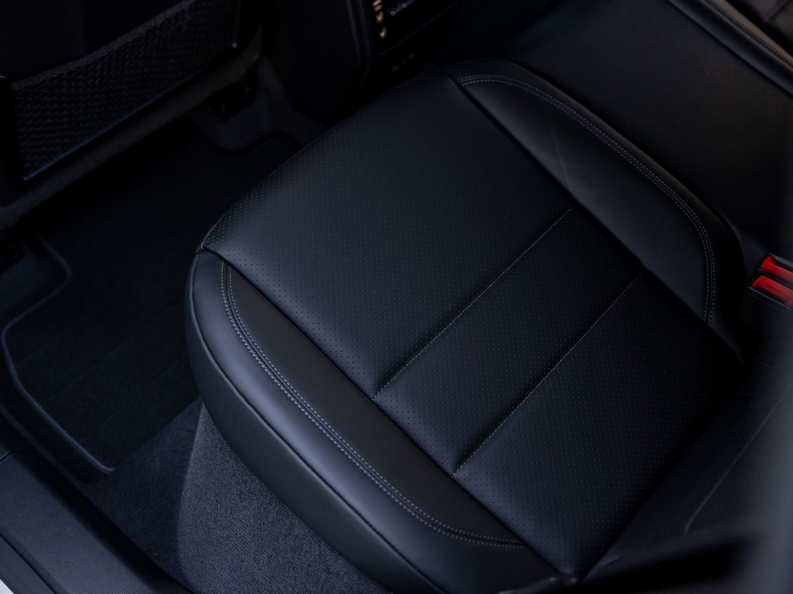 2026 Porsche Macan Macan Turbo Electric