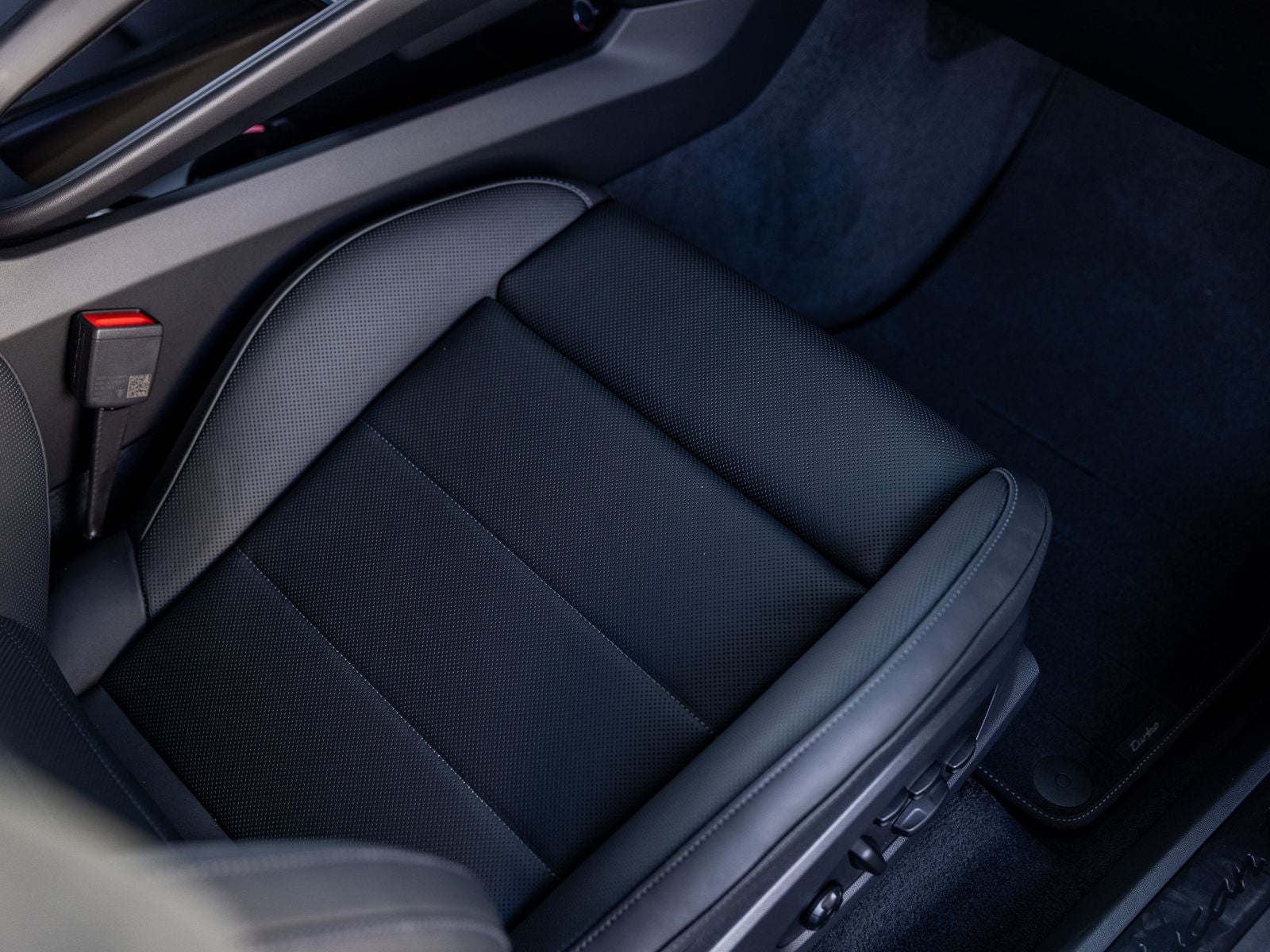 2026 Porsche Macan Macan Turbo Electric