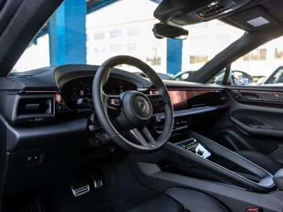 2026 Porsche Macan Macan Turbo Electric
