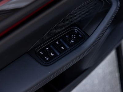 2026 Porsche Macan Macan Turbo Electric