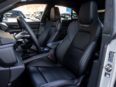 2026 Porsche Macan Macan Turbo Electric