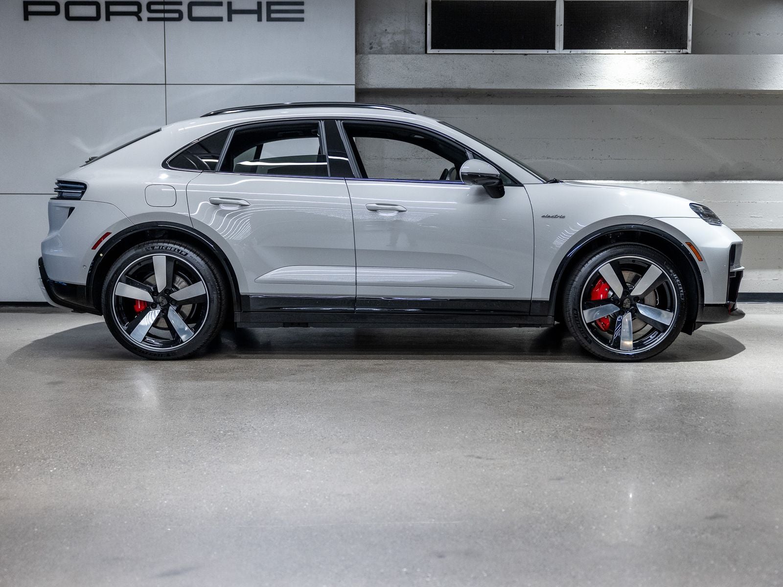 2026 Porsche Macan Macan Turbo Electric