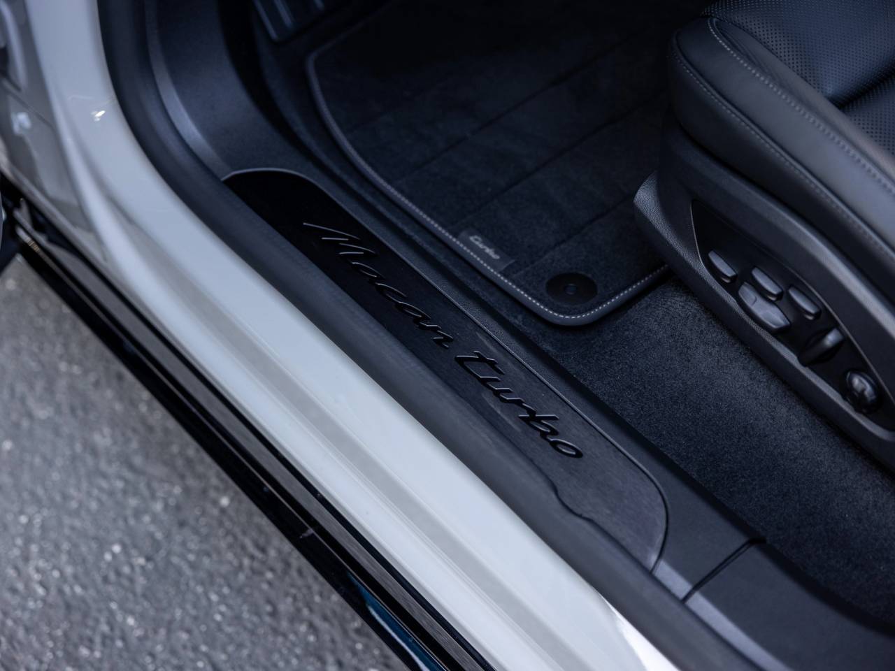 2026 Porsche Macan Macan Turbo Electric