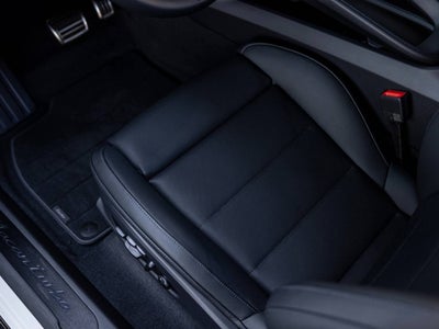 2026 Porsche Macan Macan Turbo Electric