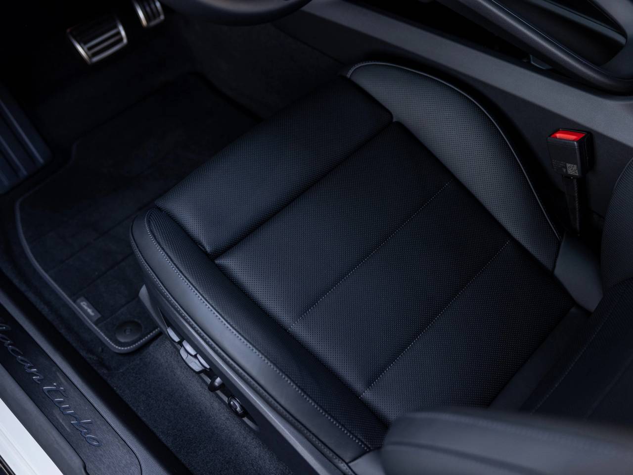 2026 Porsche Macan Macan Turbo Electric