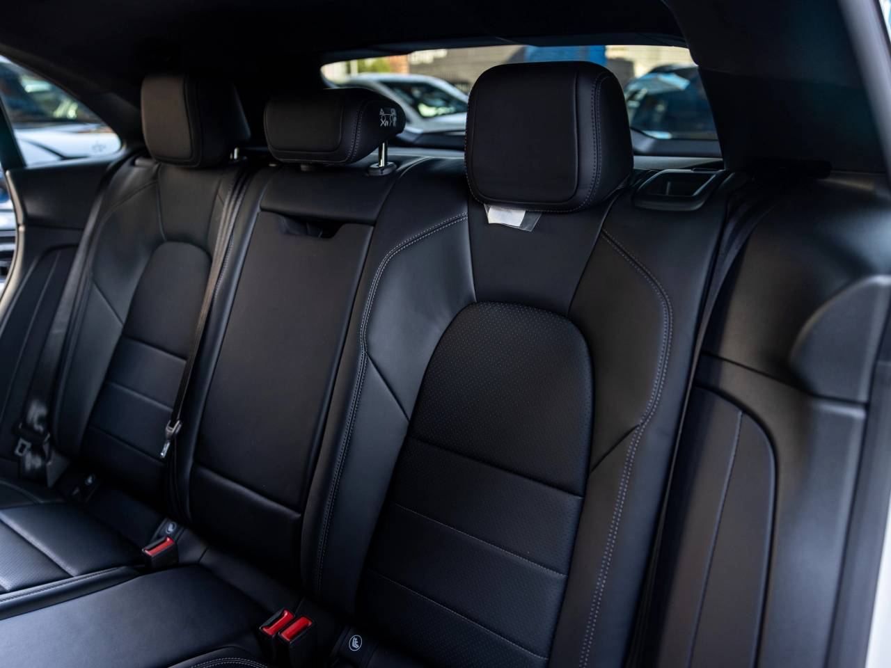 2026 Porsche Macan Macan Turbo Electric