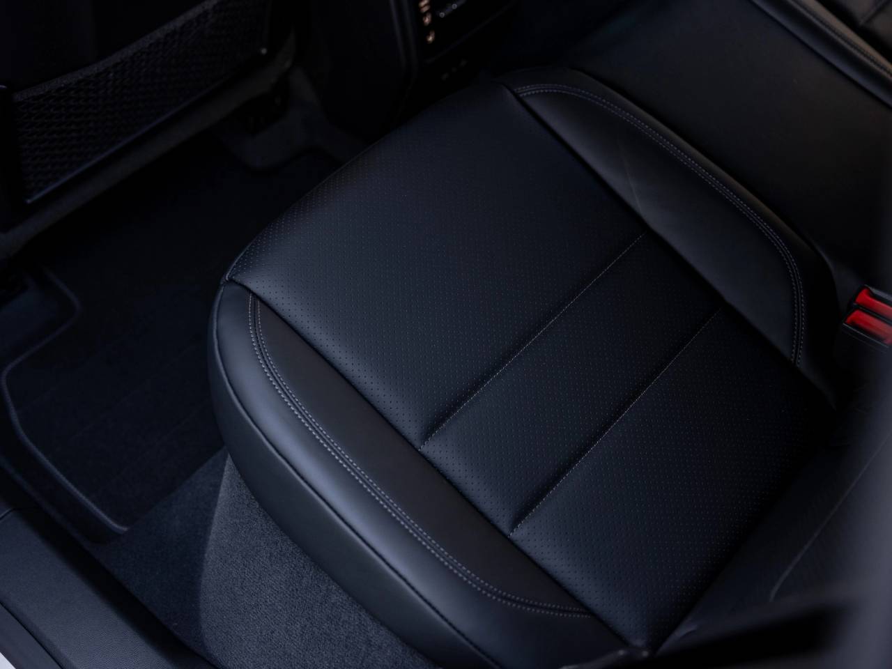 2026 Porsche Macan Macan Turbo Electric