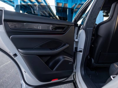 2026 Porsche Macan Macan Turbo Electric