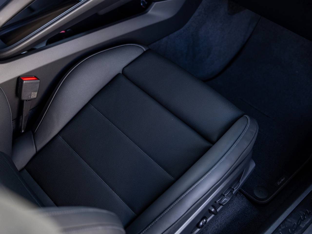 2026 Porsche Macan Macan Turbo Electric