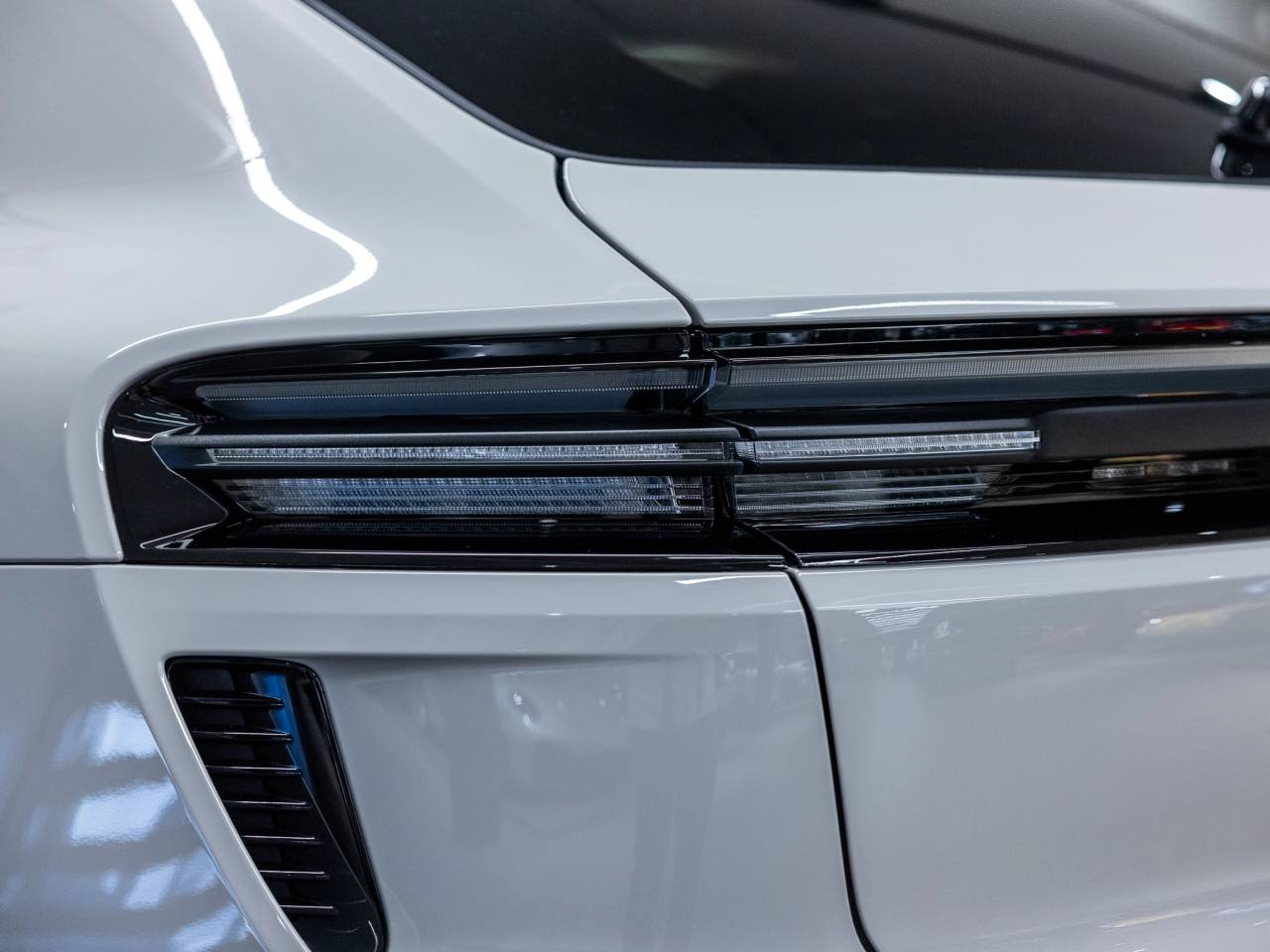 2026 Porsche Macan Macan Turbo Electric