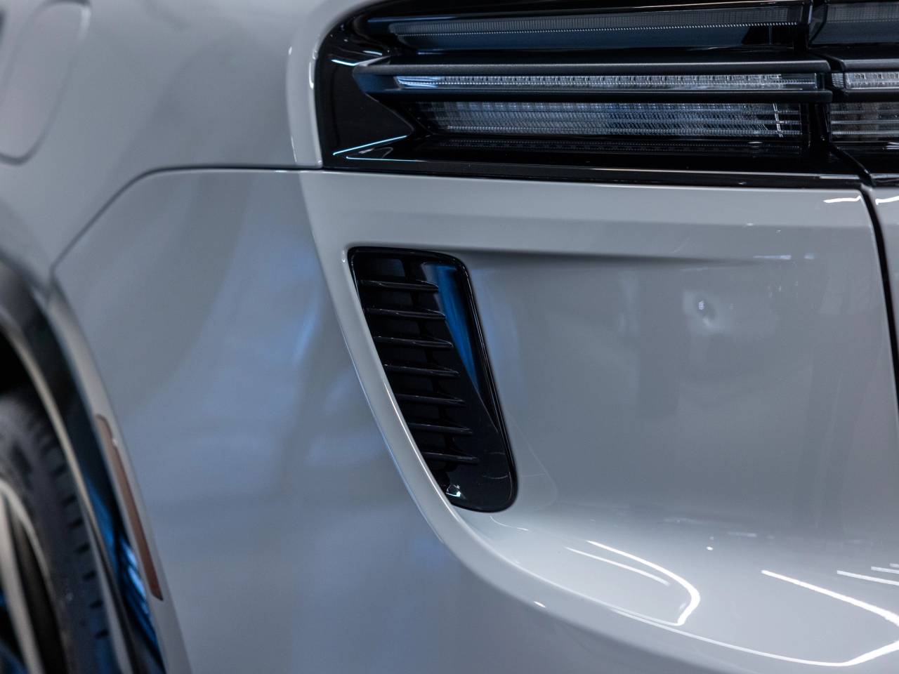 2026 Porsche Macan Macan Turbo Electric