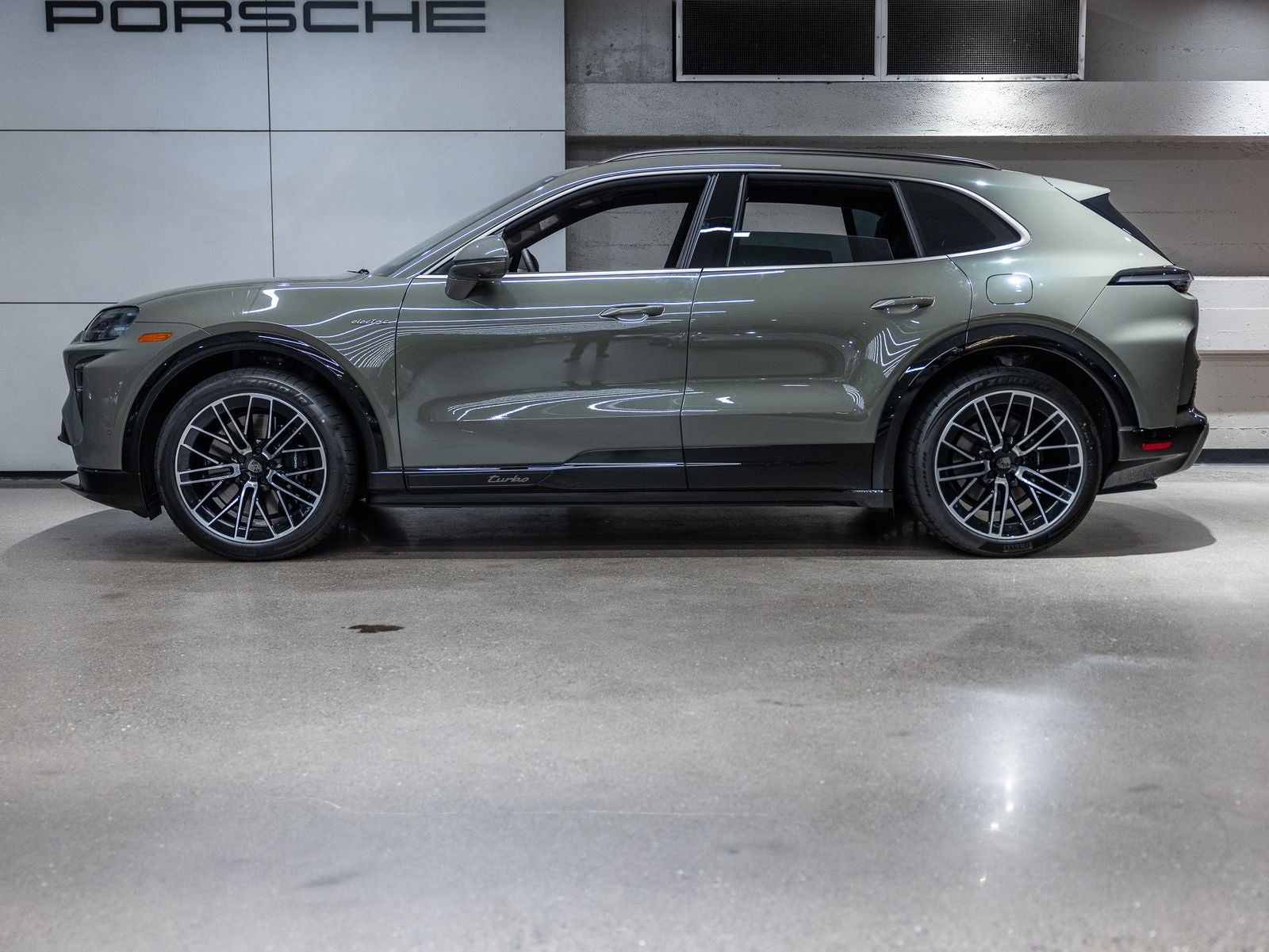 2026 Porsche Cayenne Cayenne Turbo Electric